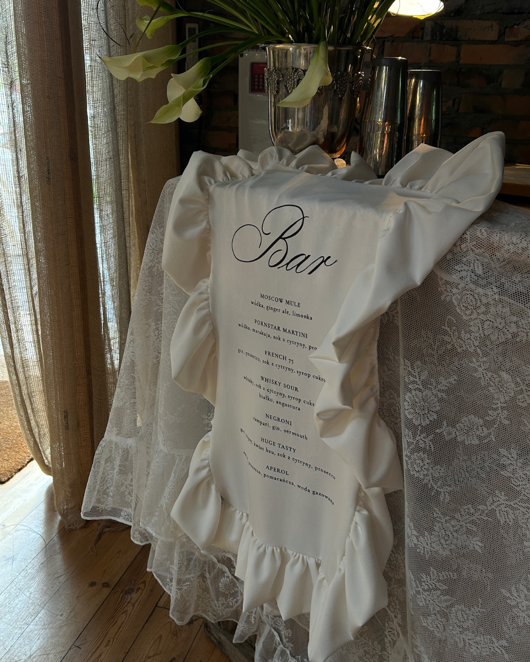 Menu na bar z falbanką