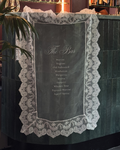 Menu na bar wykończone koronką