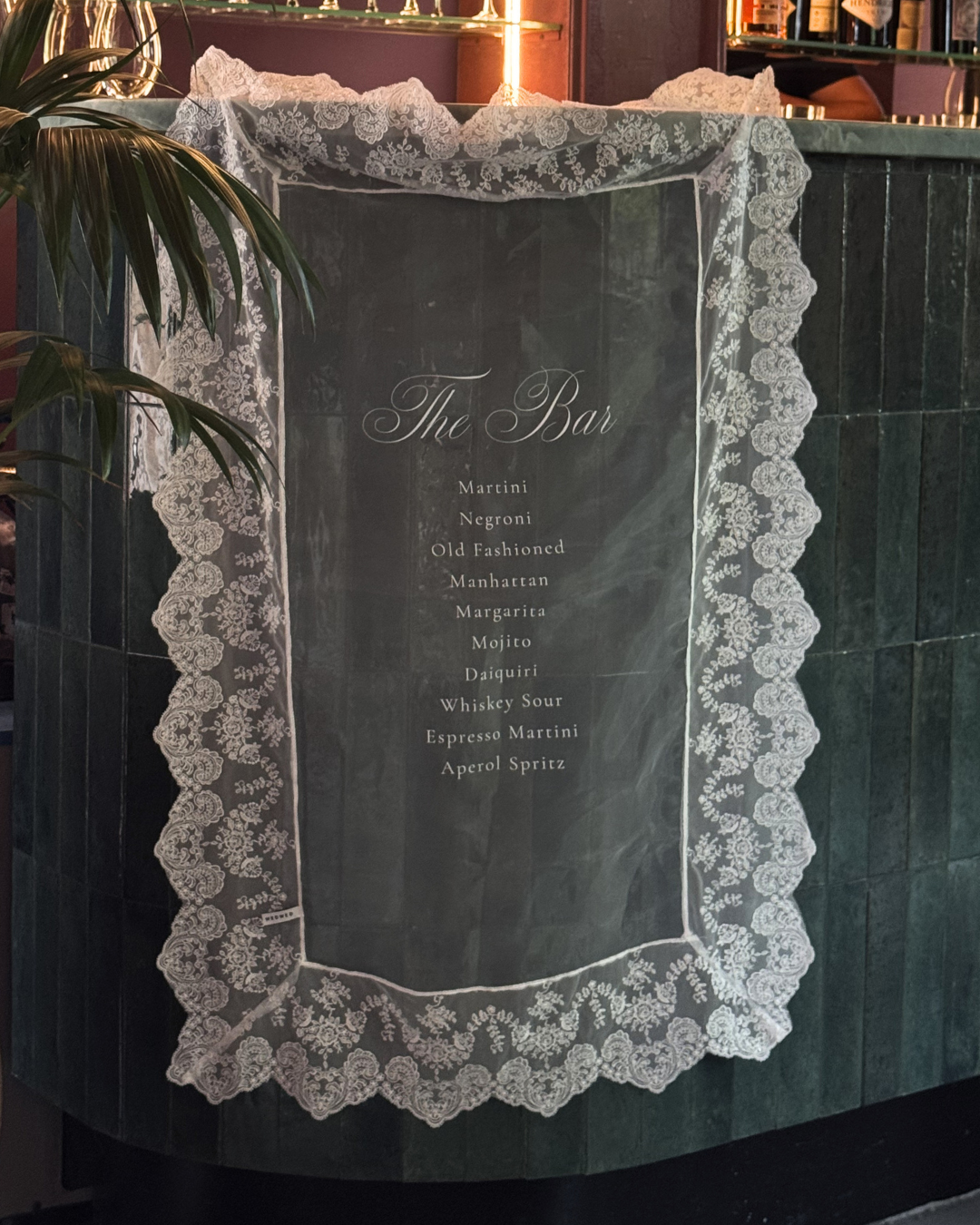 Menu na bar wykończone koronką